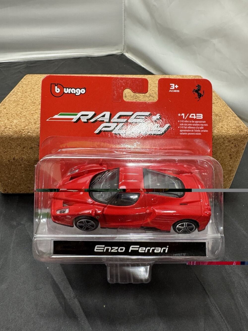 Bburago Ferrari Enzo Race & Play 1/43 Scale Red Diecast Model Car 18-36001 New